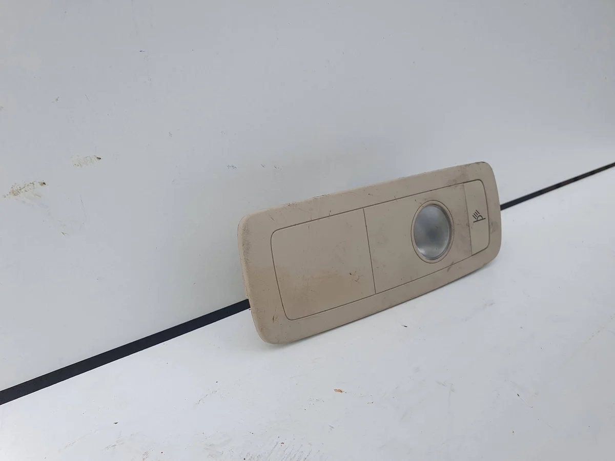 Lampe d'éclairage siège VW Touareg II 7P6 image 3
