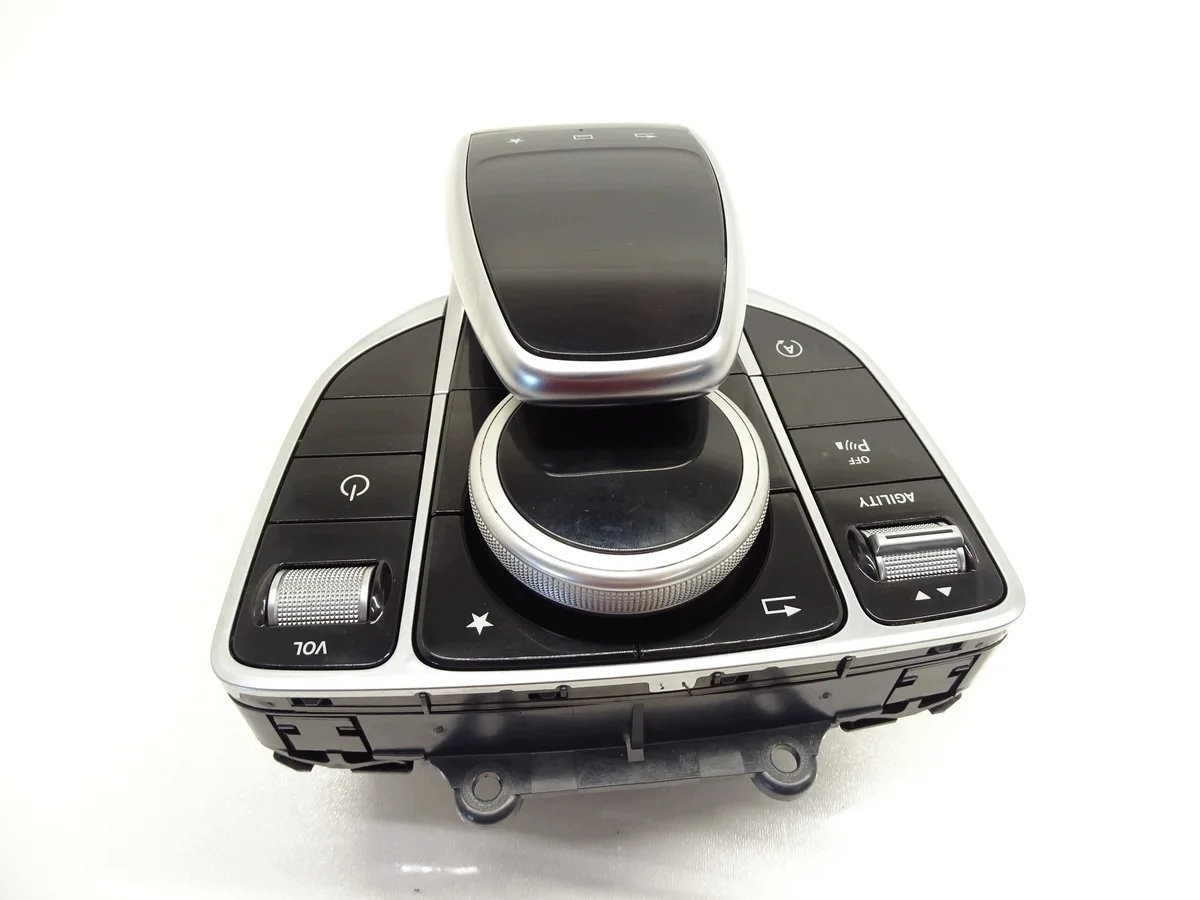 Mercedes C-Class W205 iDrive Controller Panel image 3