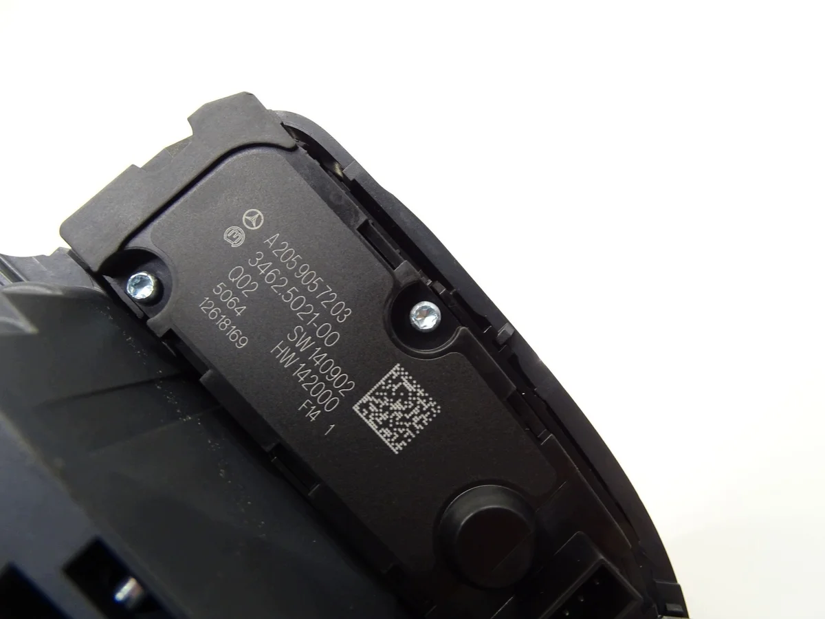 Mercedes C-Class W205 iDrive Controller Panel image 6