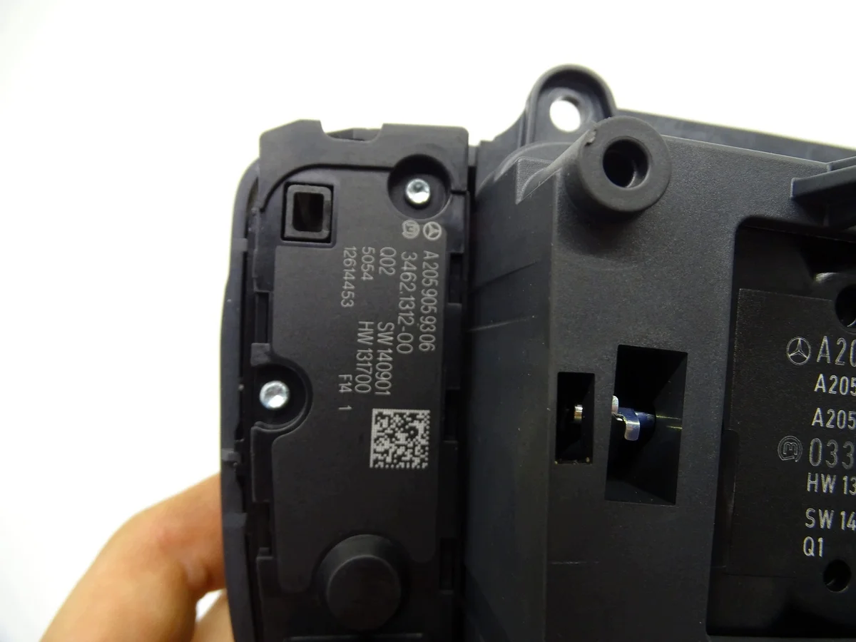 Mercedes C-Class W205 iDrive Controller Panel image 7