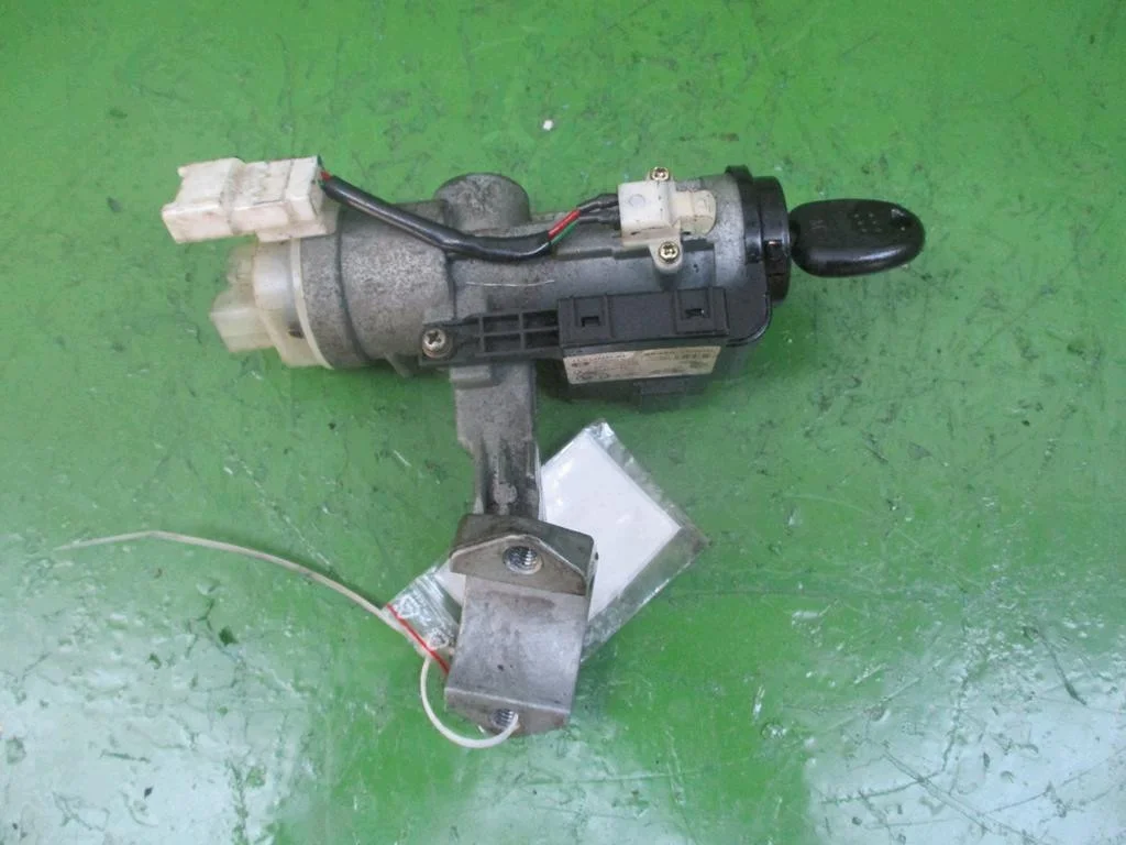 HYUNDAI ELANTRA III COMMUTATEUR 95420-2D000