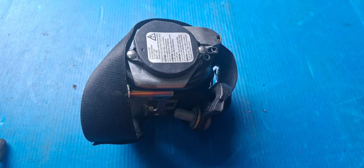 Gurtstraffer Mercedes W169 links hinten image 4