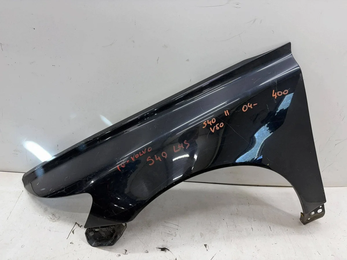 Volvo S40 V50 Front Left Fender Used CYX3090