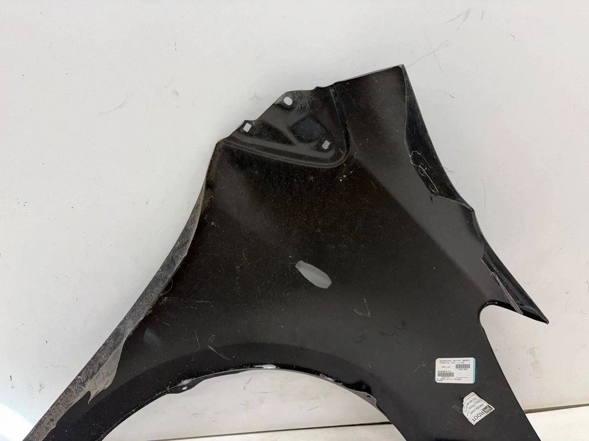 Toyota Yaris II 06- Kotflügel Links vorne image 5
