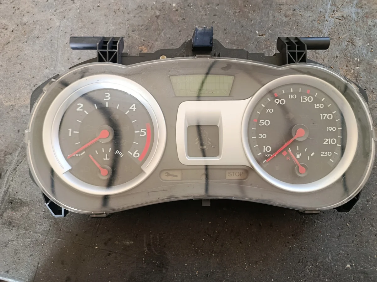 Painel de Instrumentos Renault Clio III 1.5