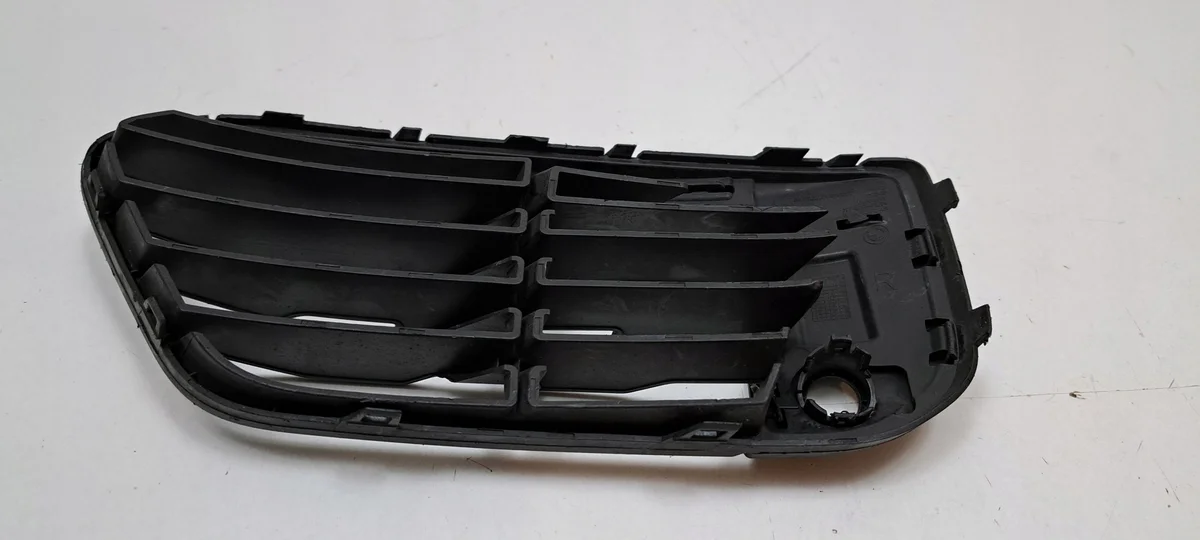BMW X1 F48 Gitter Stoßstange Rechts Schwarz image 5