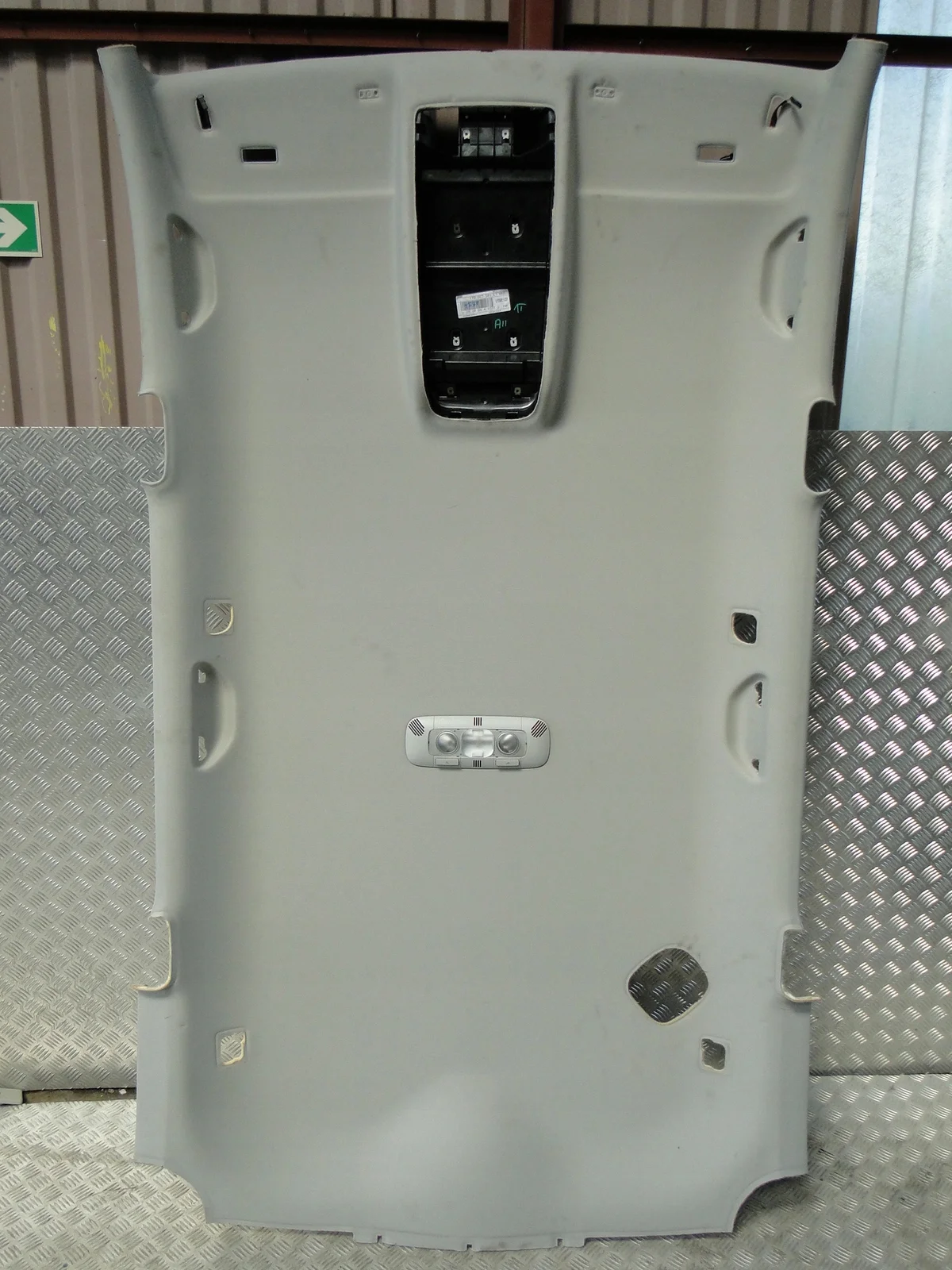 VW Touran 1T kattoverhoilu 1T0867501