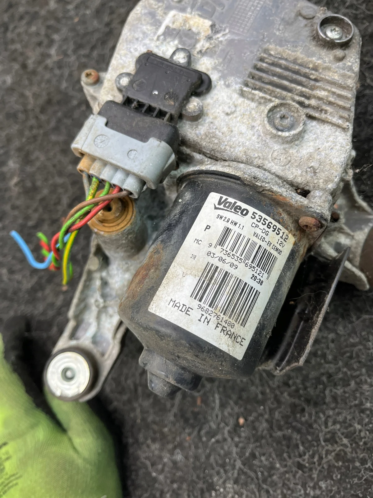 Citroen C5 X7 Scheibenwischermotor rechts vorne image 4