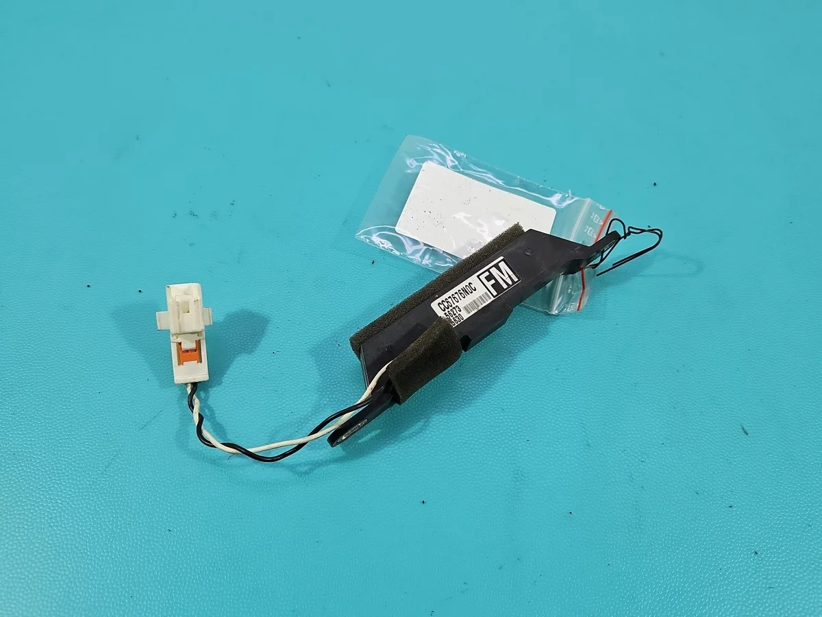 Amplificateur antenne Mazda FM 2 broches