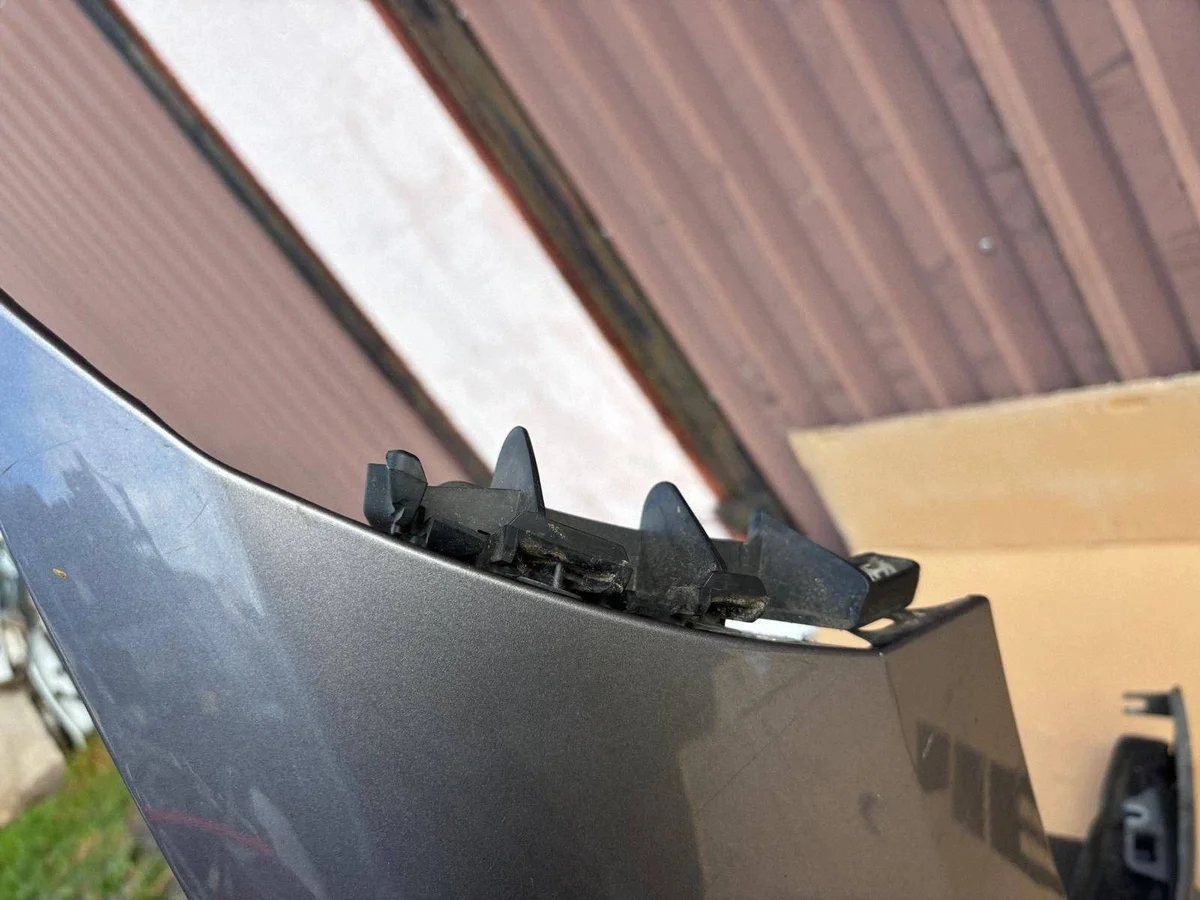 Kotflügel vorne rechts Renault Megane III TEKNG image 3