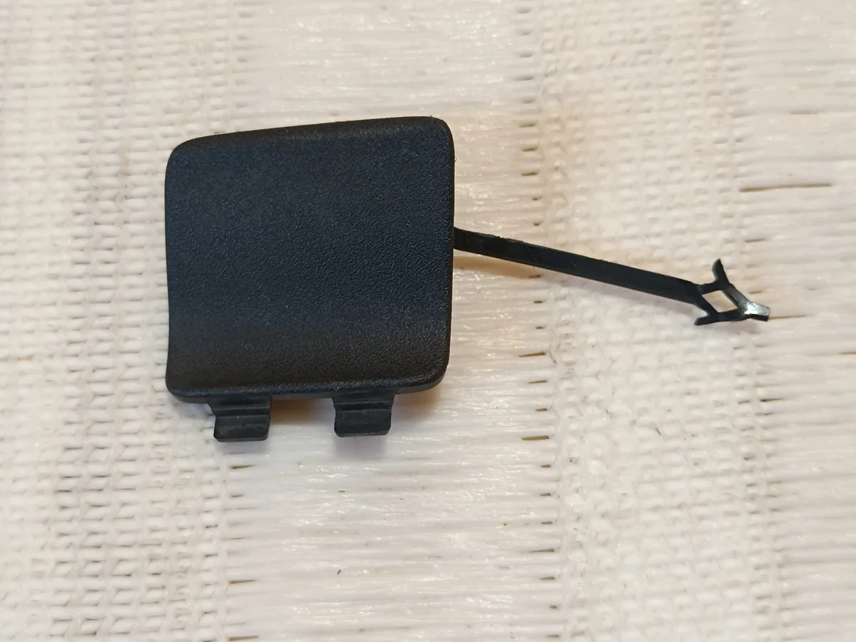 Audi Q3 F3 Takakoukun Suojus 83A807441