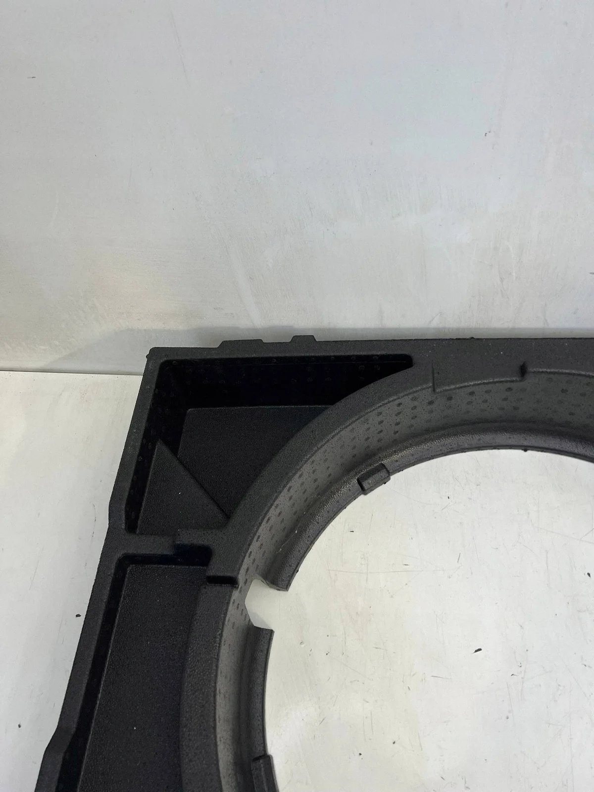 Audi Q3 8U 2012 Insert Roue de Secours 8U0012109E image 3
