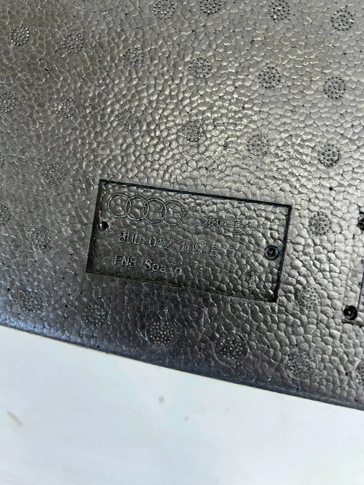Audi Q3 8U 2012 Insert Roue de Secours 8U0012109E image 6