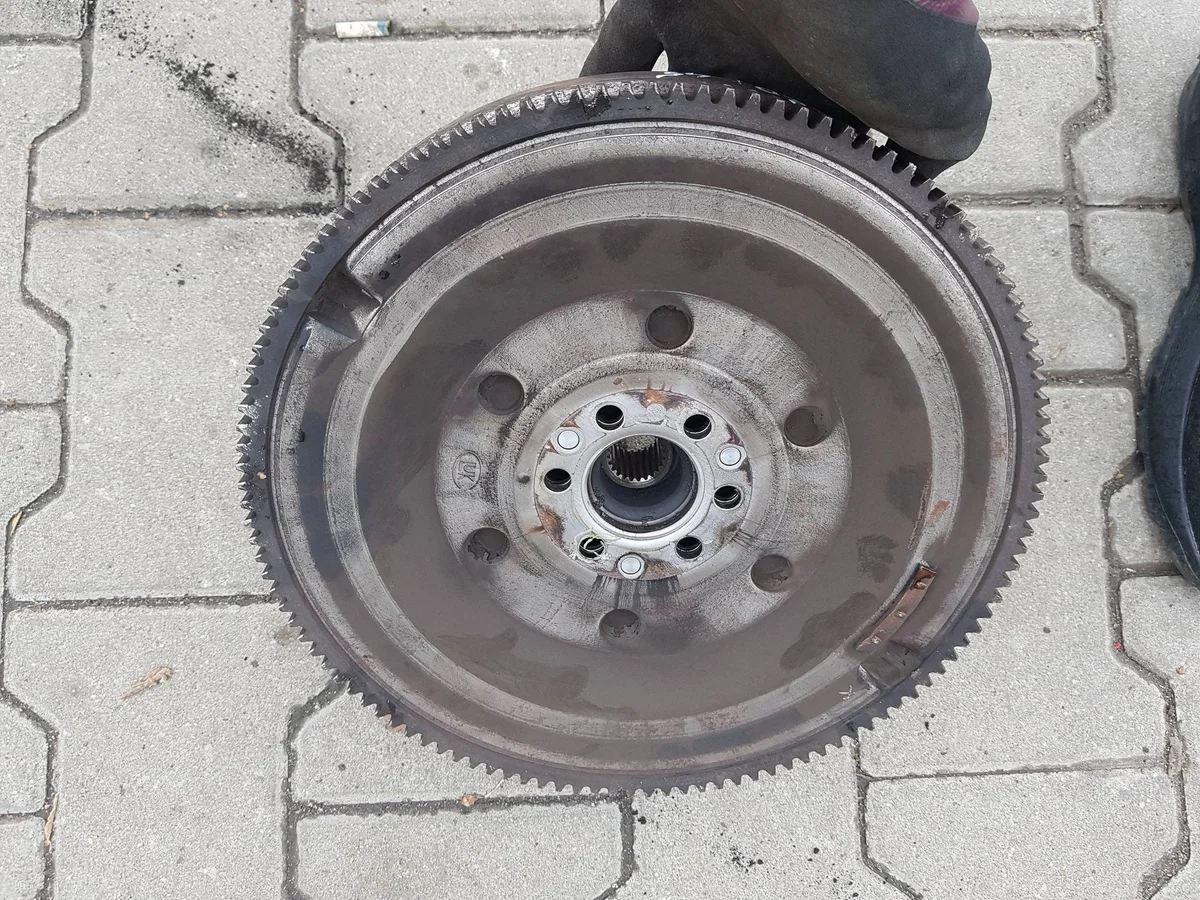 Audi A4 B7 2.0 TDI BRD volant moteur d'occasion image 4