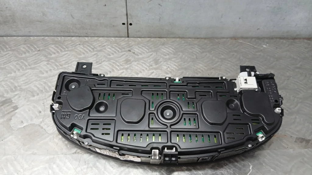 Tachometer Opel Vectra C 1.8B 02-05 Sedan image 3