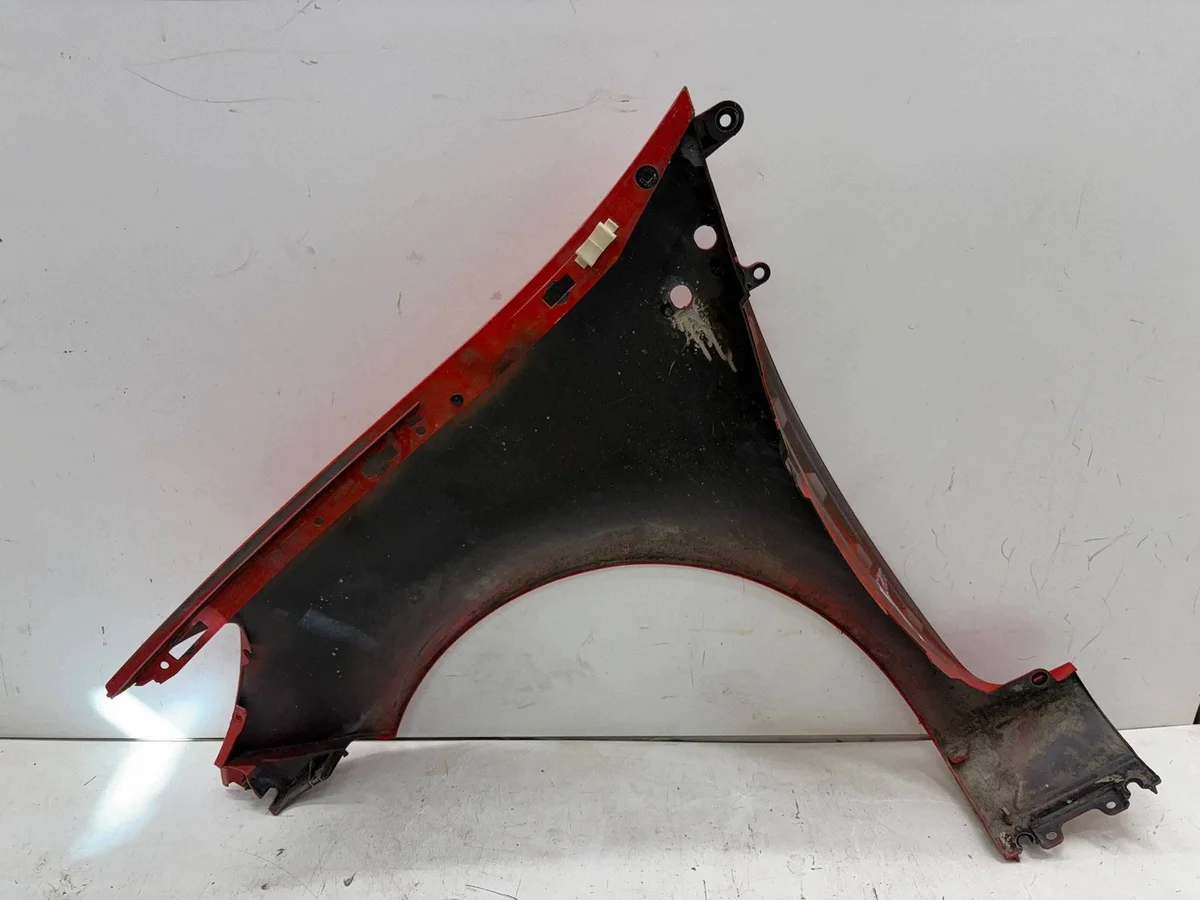 Renault Clio III Kotflügel Rechts Vorne Gebraucht image 3