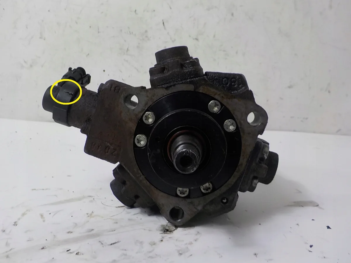 Pompa wtryskowa Renault OE 0445010196 image 4