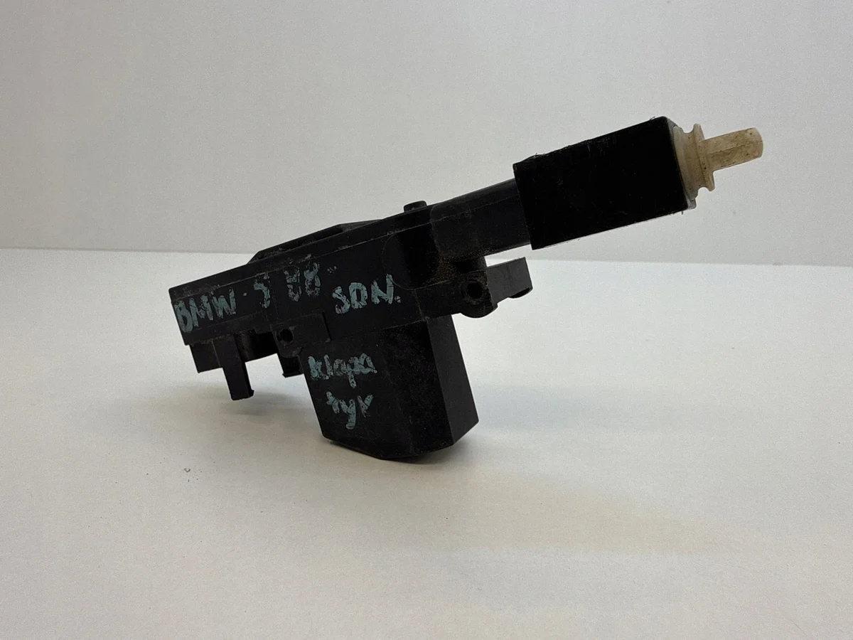 BMW 5 E34 Achterklep Actuator thumbnail 4