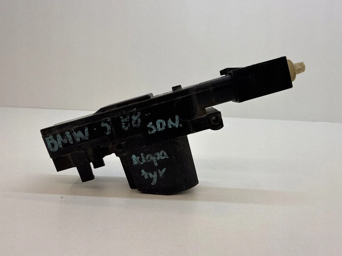 BMW 5 E34 Achterklep Actuator thumbnail 5