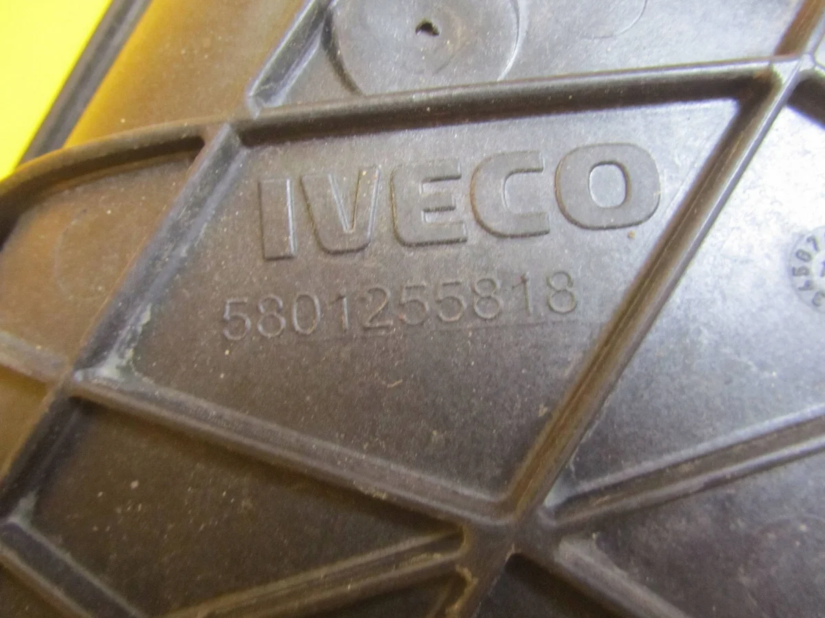 Iveco Lüftergehäuse 5801255818 Gebraucht image 4