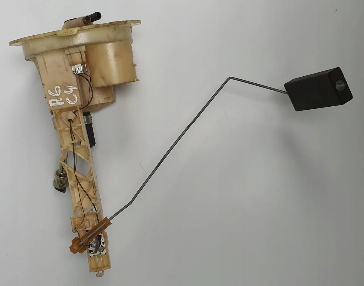 Capteur niveau carburant Audi A6 C4 443919045S