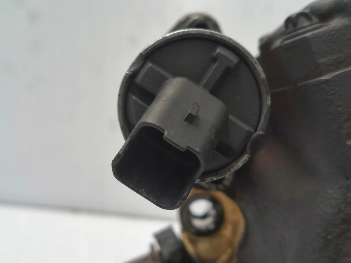 Bomba Inyectora Volvo V50 S40 Ford Focus II 2.0 D image 8