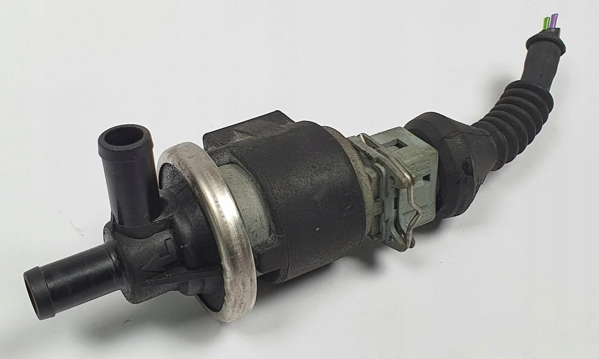 Audi 100 Vacuum Valve 078133517 Used