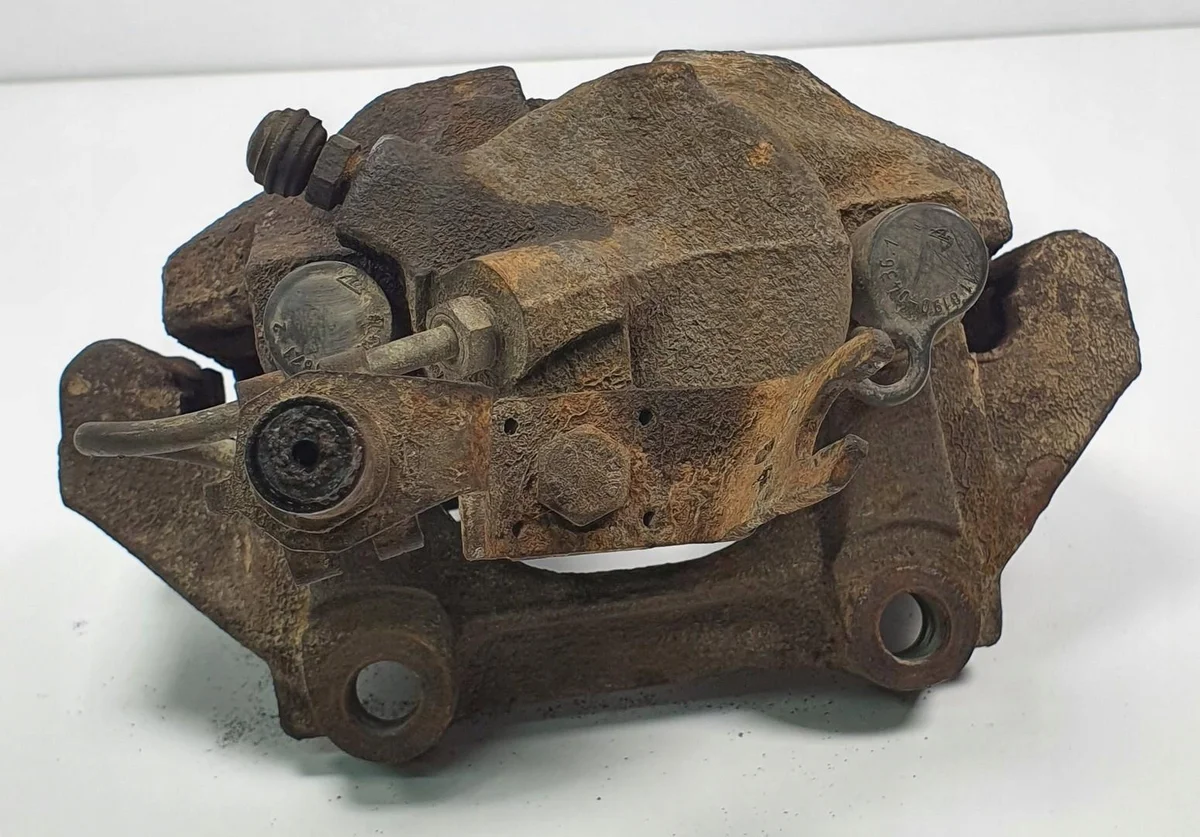 Audi A6 C4 Front Left Brake Caliper image 3