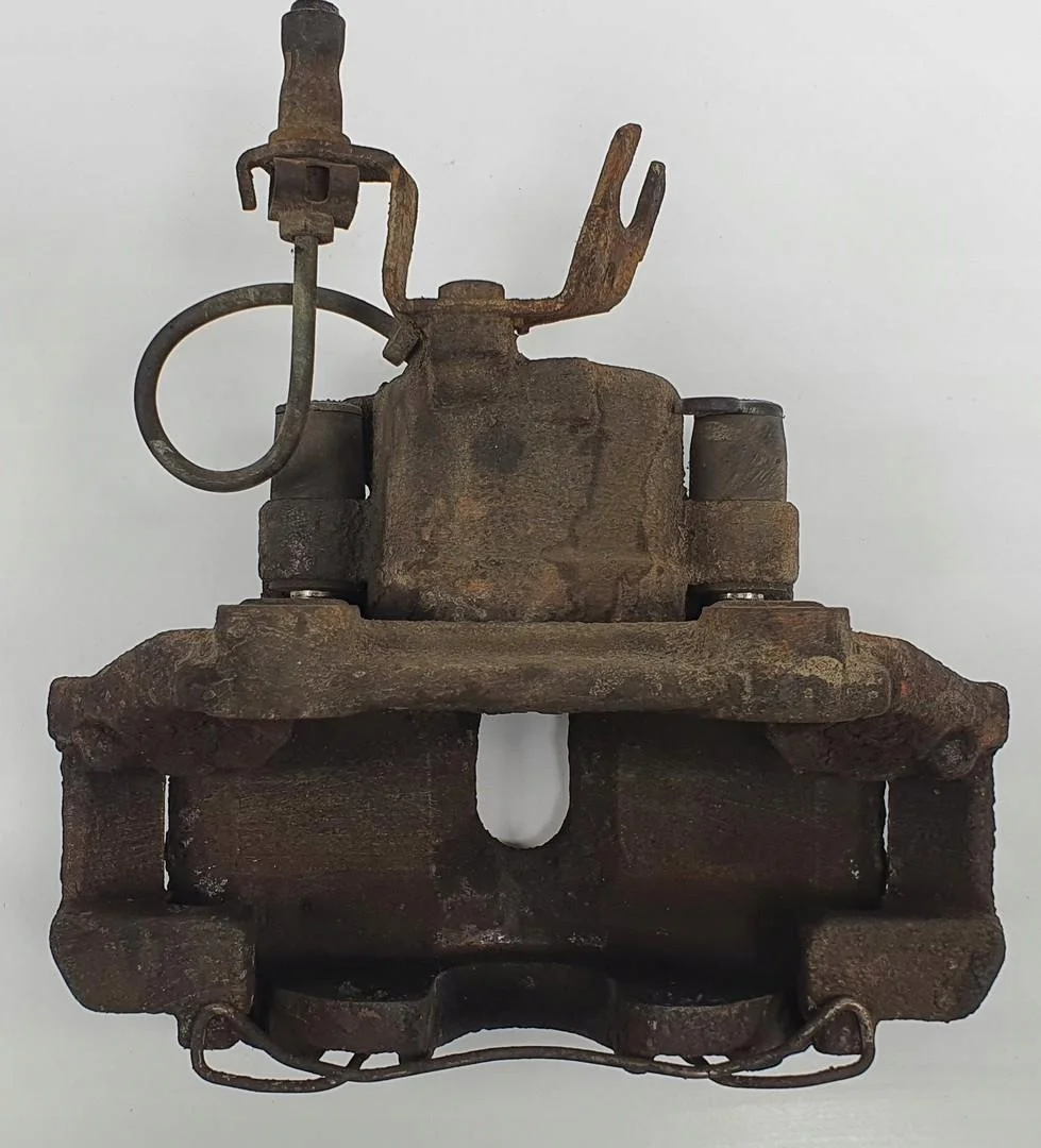Audi A6 C4 Front Left Brake Caliper image 4