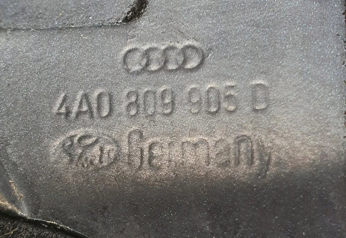 Klappe Tankdeckel Audi 100 C4 4A0809905D image 4