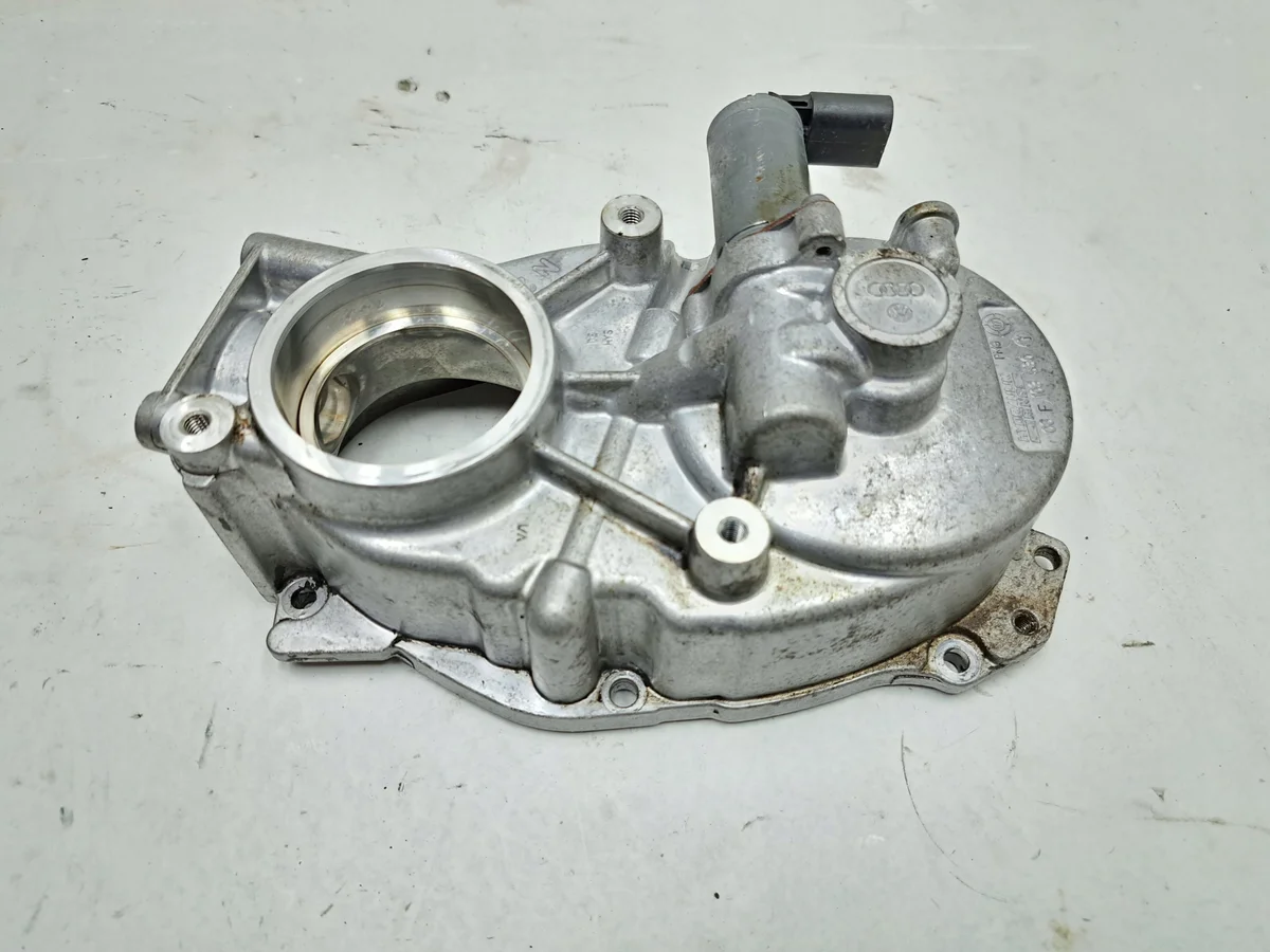 Boîtier de distribution Audi VW 2.0 TFSI 06F103530T image 3