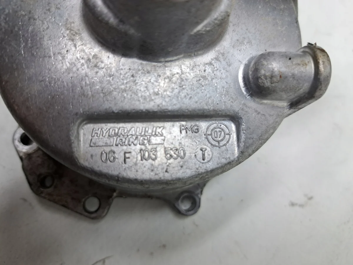 Boîtier de distribution Audi VW 2.0 TFSI 06F103530T image 7