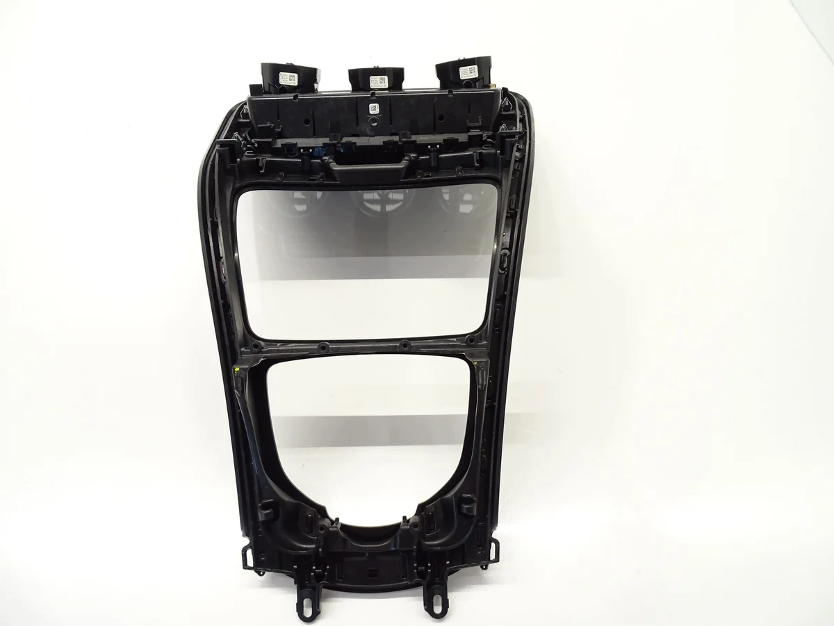 Console Mercedes W205 Tunnel Panel image 5