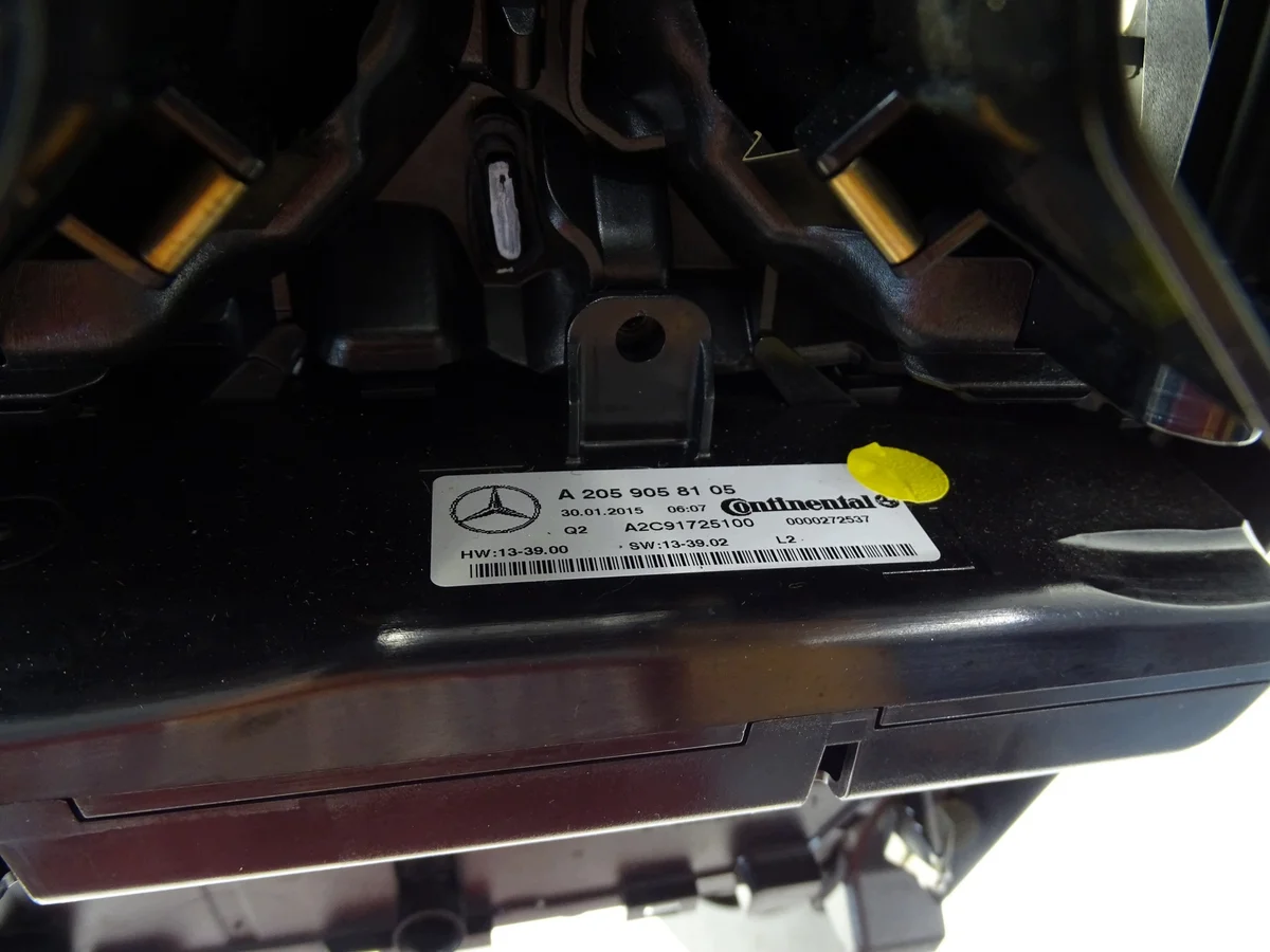 Console Mercedes W205 Tunnel Panel image 8