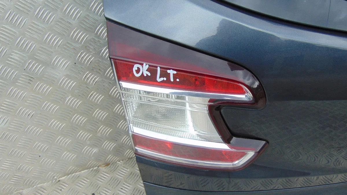 Portón Maletero Cristal Renault Megane III Kombi image 6