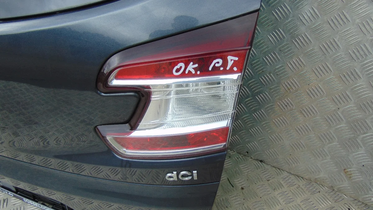 Portón Maletero Cristal Renault Megane III Kombi image 8