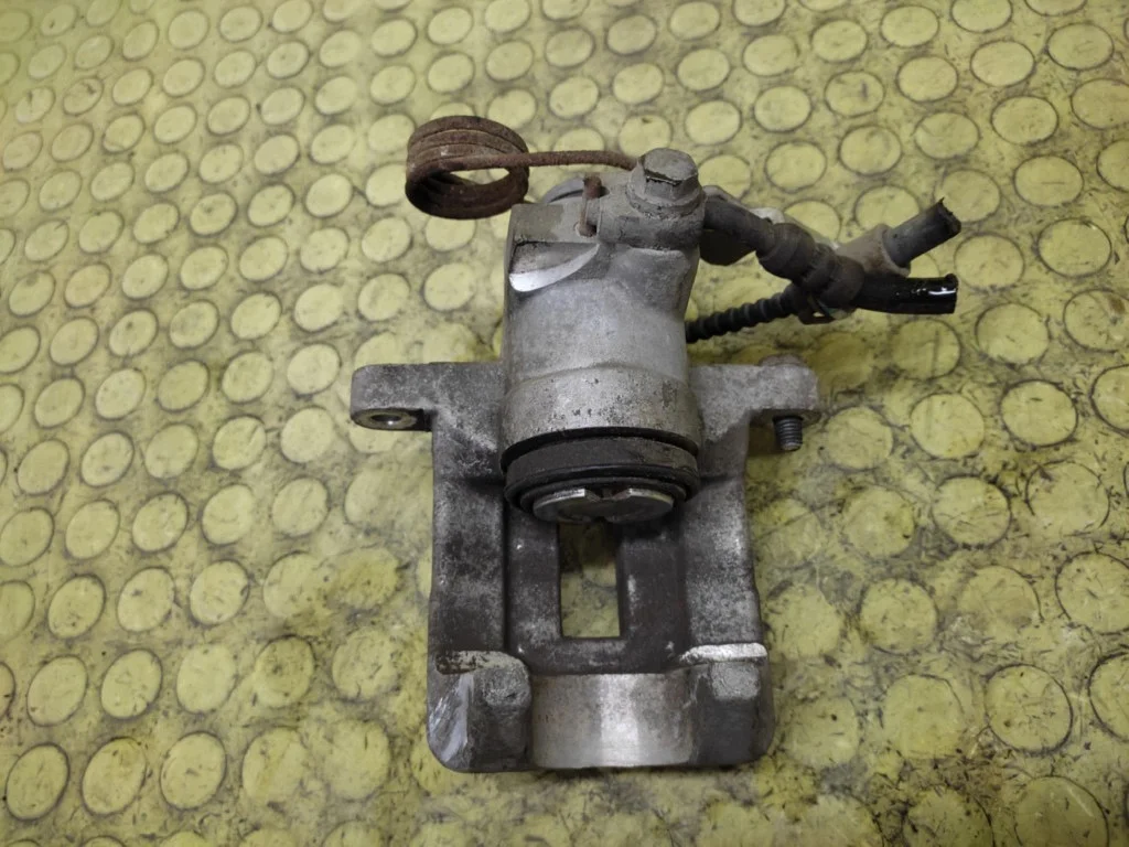 Audi A3 8L Bremssattel Links Hinten F-164783 image 4