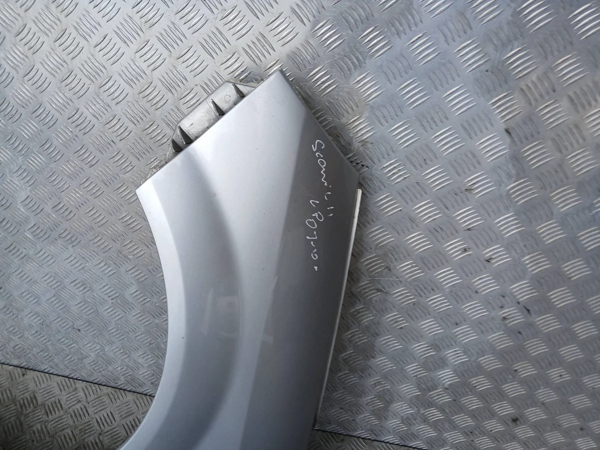 Kotflügel vorne links Renault Scenic II 03- image 3