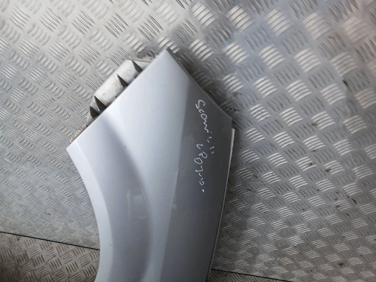 Kotflügel vorne links Renault Scenic II 03- image 6