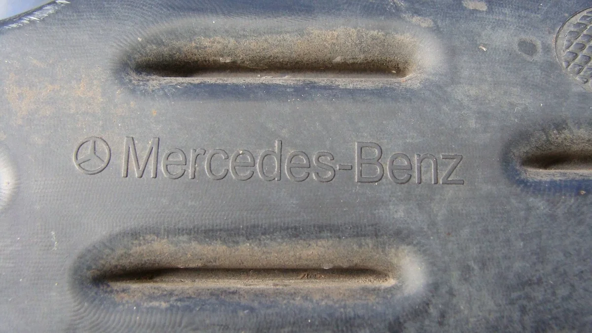 Grelha Para-choques Mercedes GLE W167 Esquerda image 9