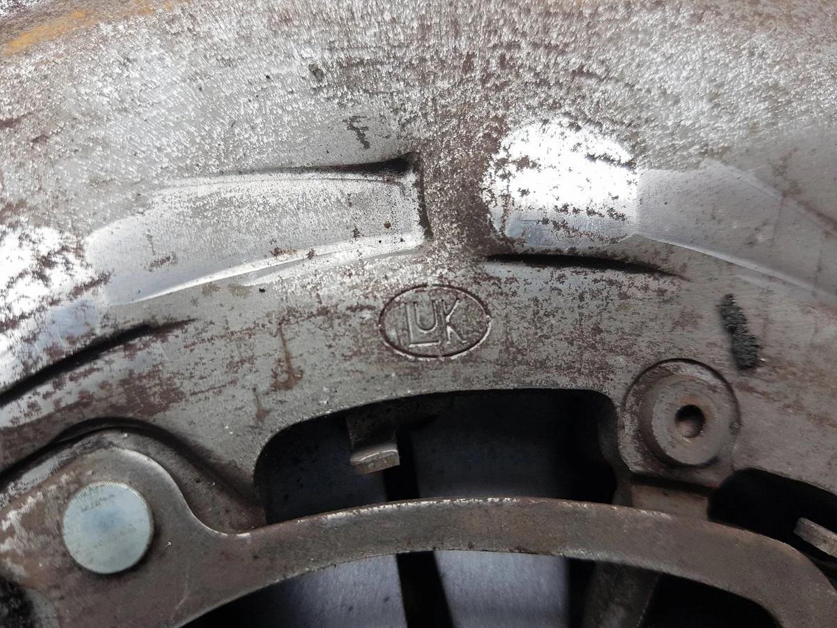 Kaksoismassapyörä Audi A3 8P 08-12