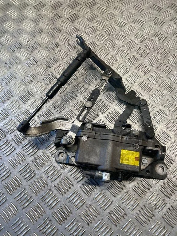 Charnière capot gauche BMW 5 F10 F11 7191328