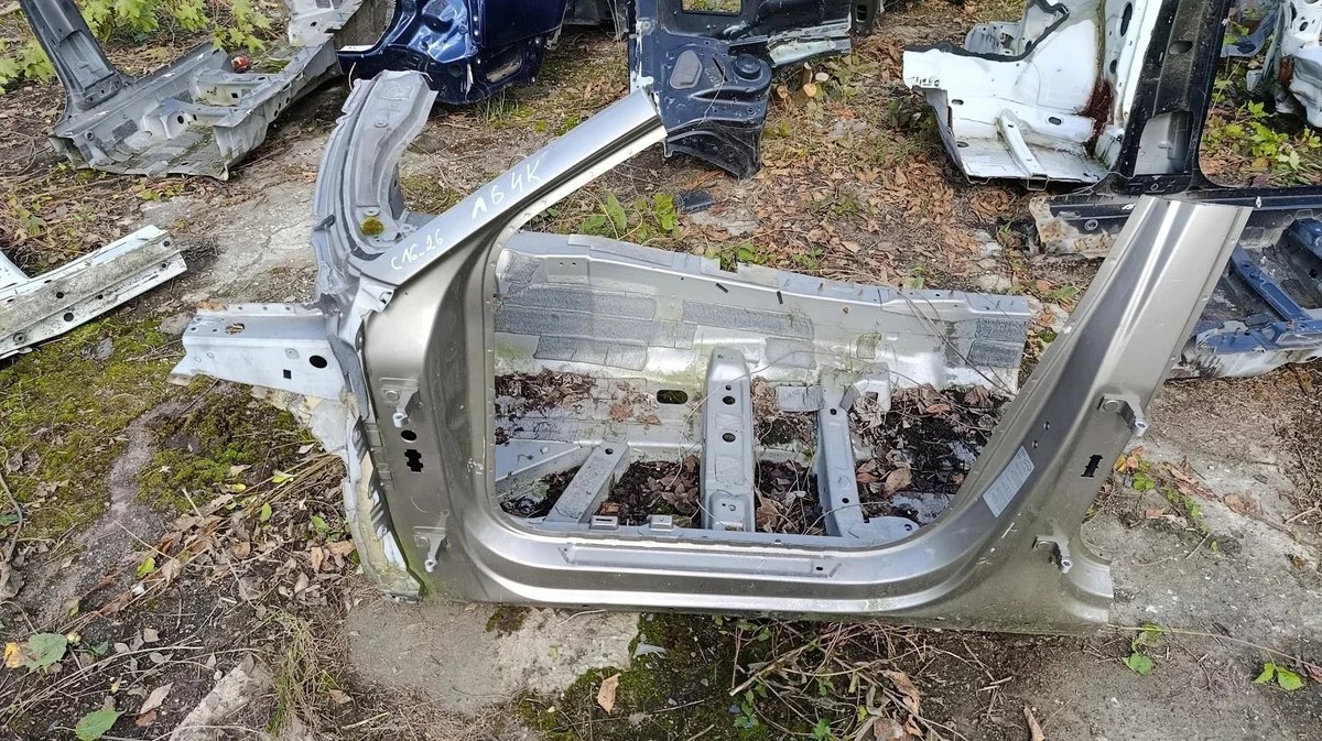 Audi A6 4K Vorderer Kotflügel links Schweller