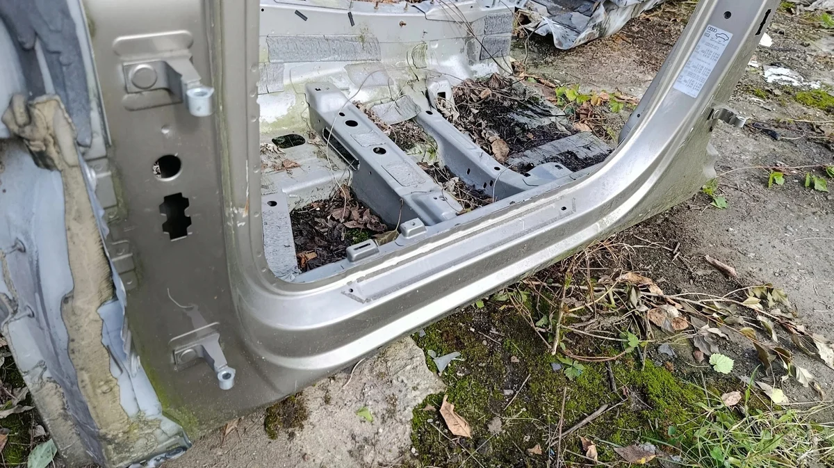 Audi A6 4K Vorderer Kotflügel links Schweller image 3