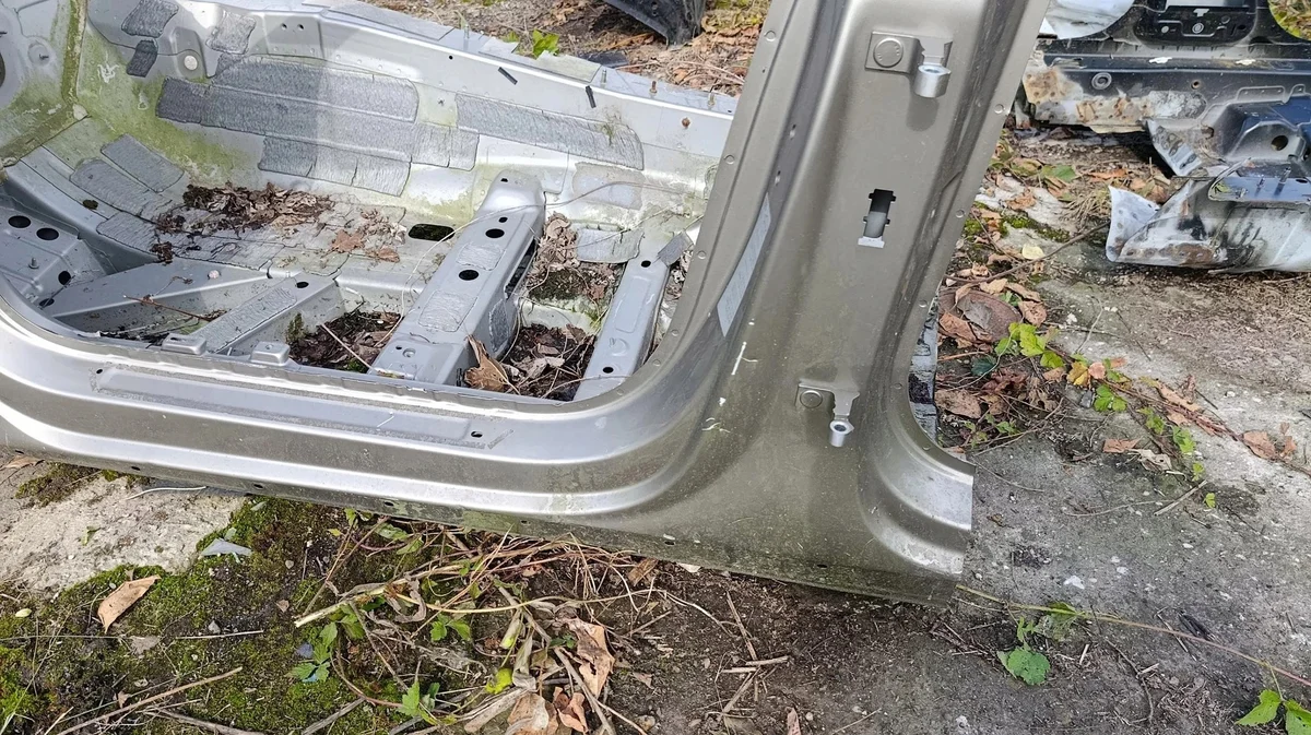 Audi A6 4K Vorderer Kotflügel links Schweller image 4