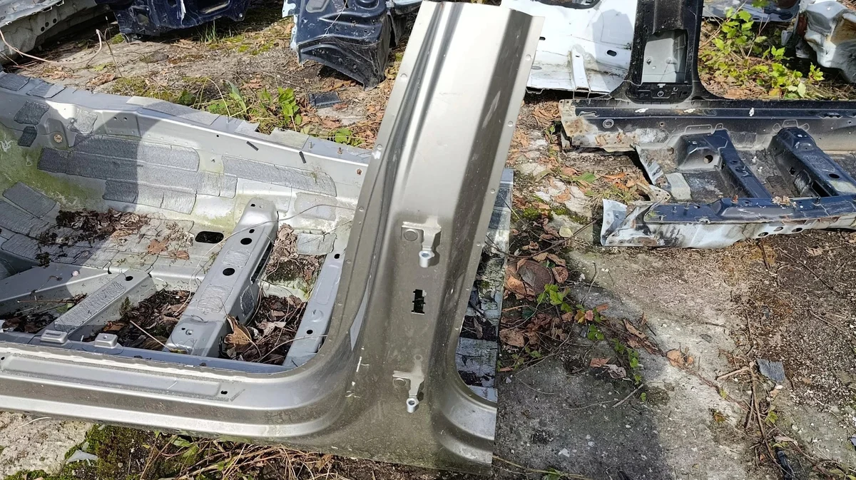 Audi A6 4K Vorderer Kotflügel links Schweller image 5