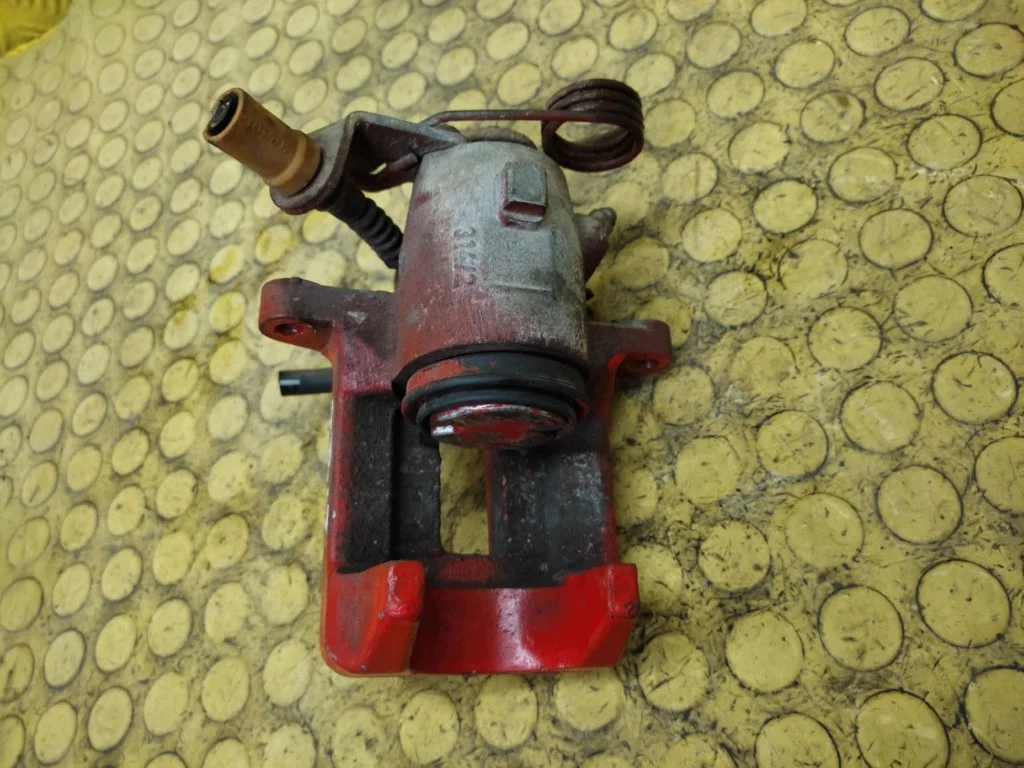 VW Golf IV Bremssattel Links Hinten F-164785-ZACISK image 4
