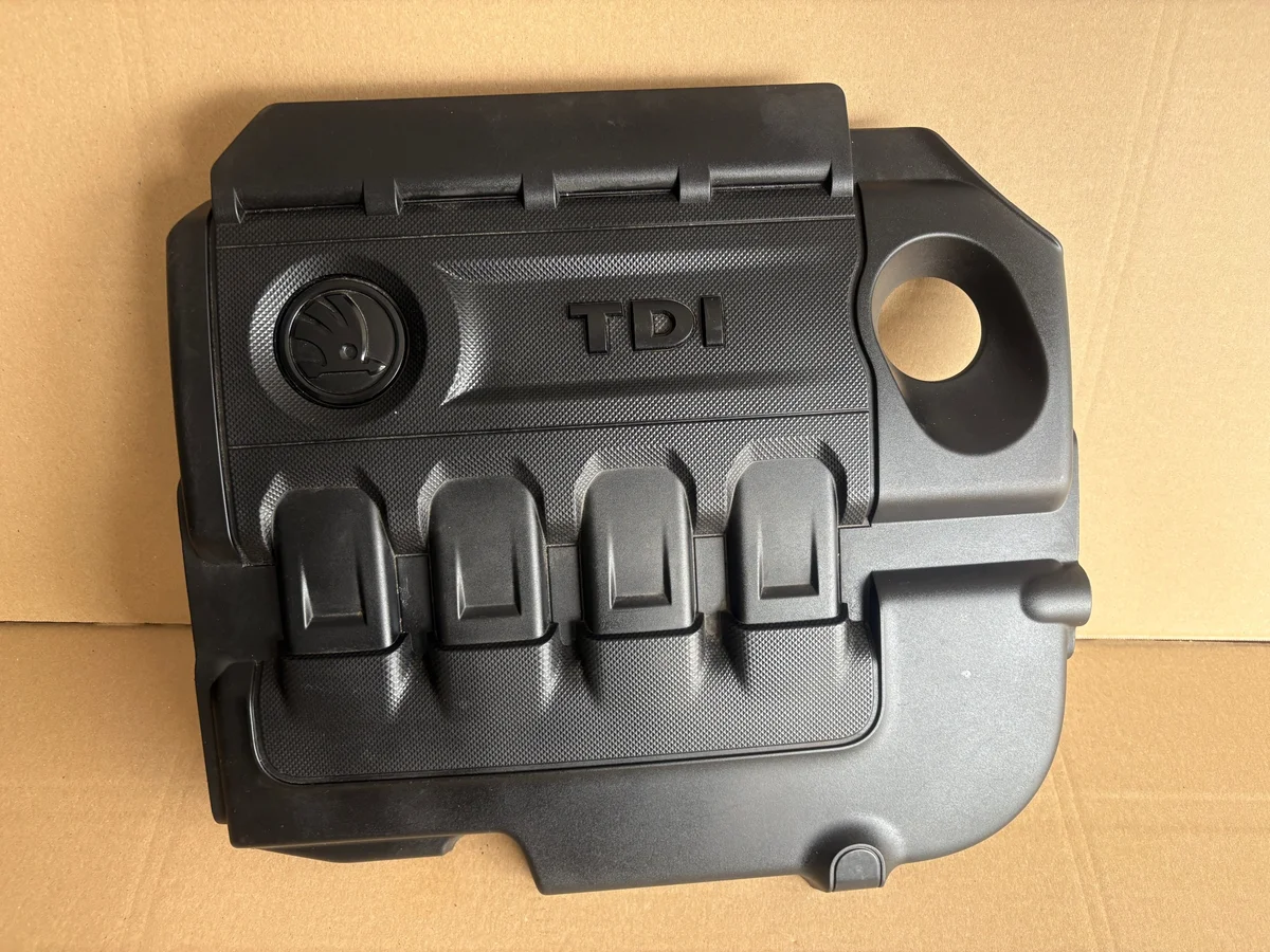 Skoda Octavia III Abdeckung Motorhaube 04L103925N