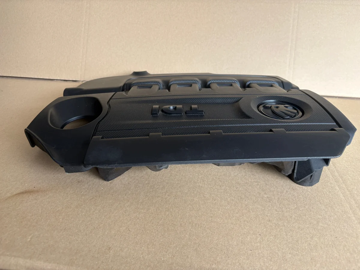 Skoda Octavia III Abdeckung Motorhaube 04L103925N image 3