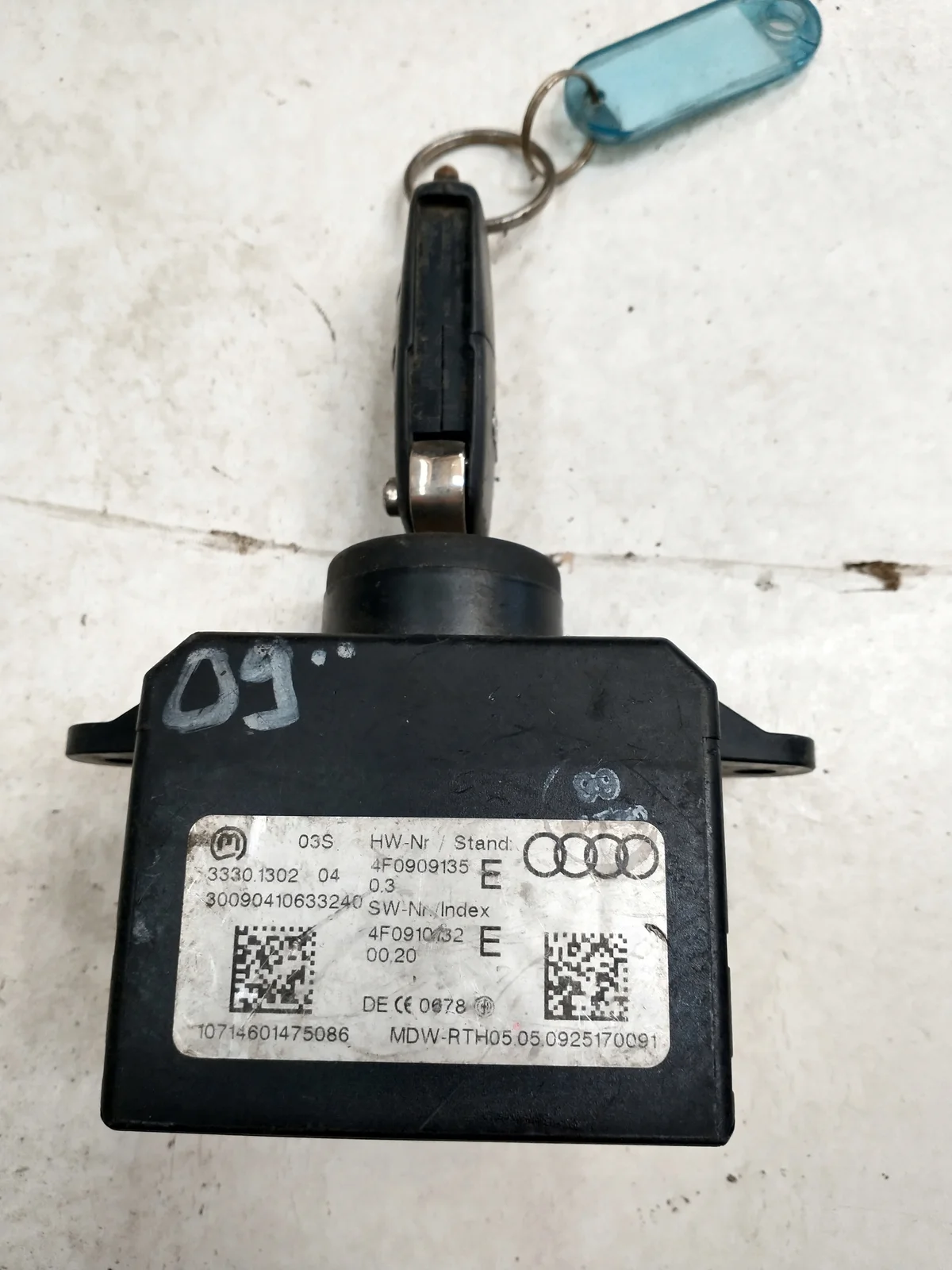 Audi OE 4F0909135E - Serrure de contact image 4